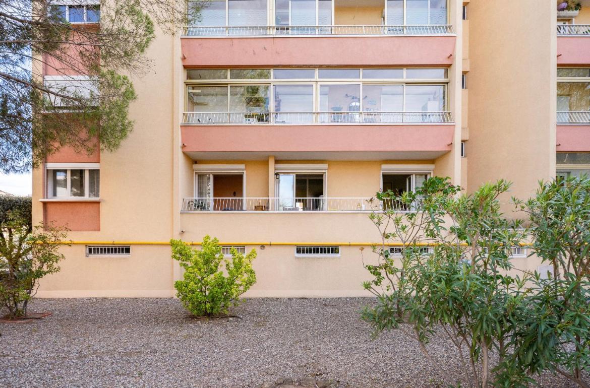 Joli T2 Tres Proche De La Plage De Frejus Exterior photo